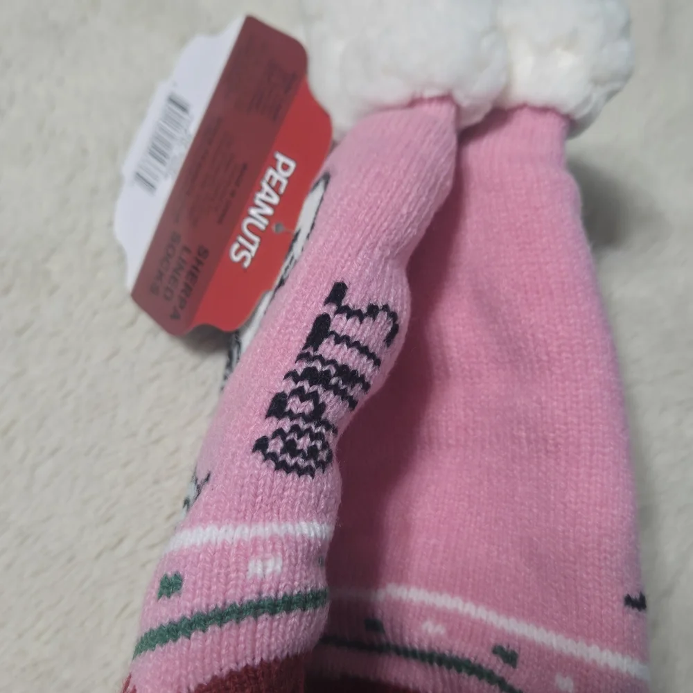 Snoopy Sherpa Lined Socks - One Size Fits Most Non-Slip Snoopy Lounge Socks NEW